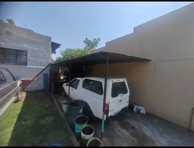3 BEDROOM FREESTANDING FOR SALE IN GERMISTON SOUTH